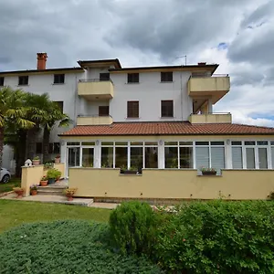 https://zminj-apartments.in-istria.net