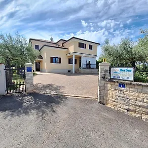 https://apartmani-berber.in-istria.net